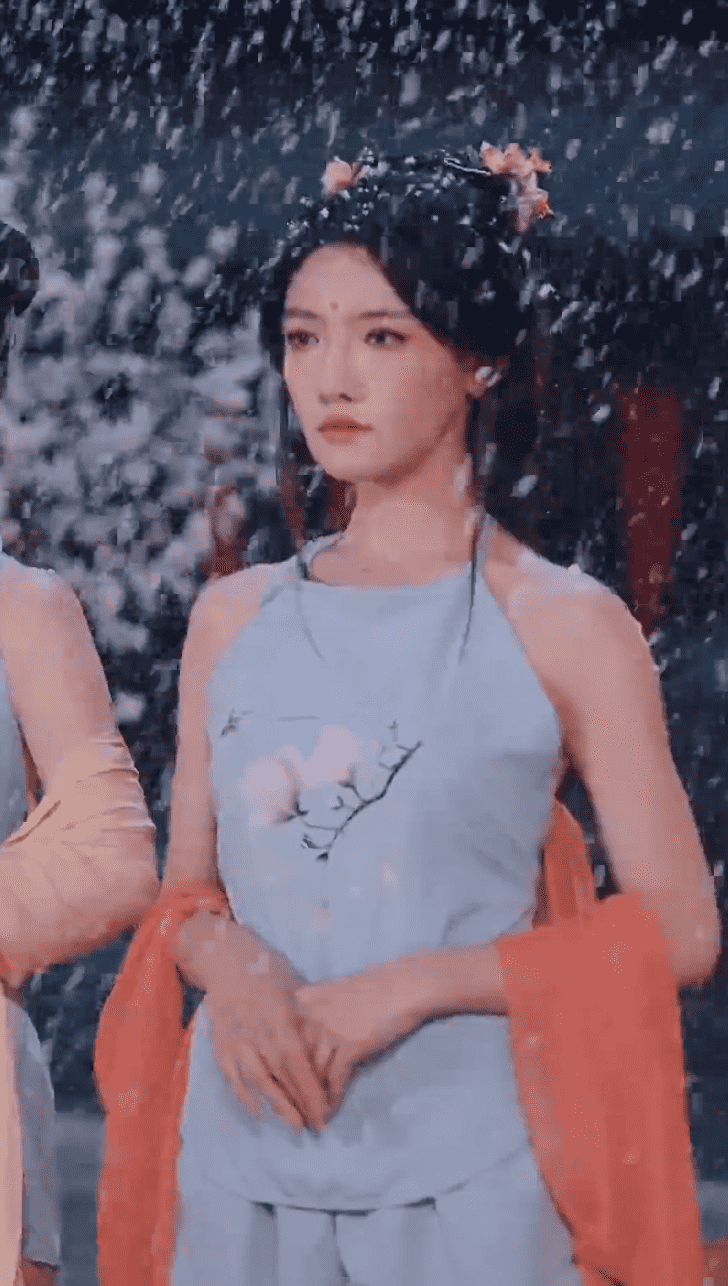 《逼我当通房，我夺你主母之位》完整版在线观看