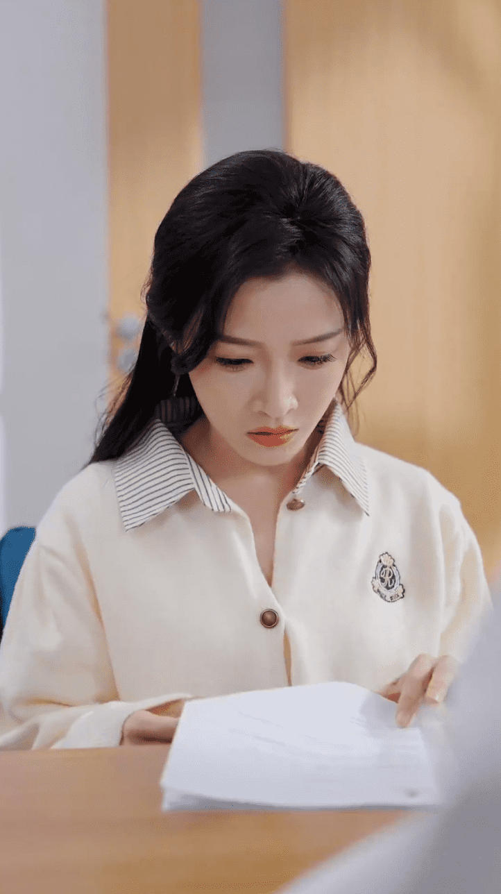 《离婚后，陆总舔狗上身帮我提鞋》完整版在线观看