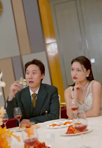 《四位师姐你们正常点》完整版在线观看