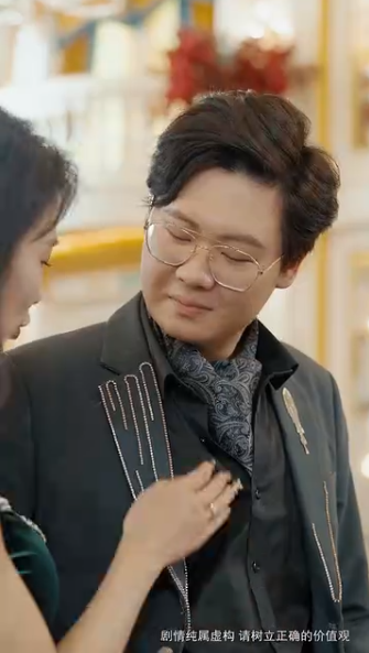 《倾城娇妻人如玉，保安少爷世无双》完整版在线观看