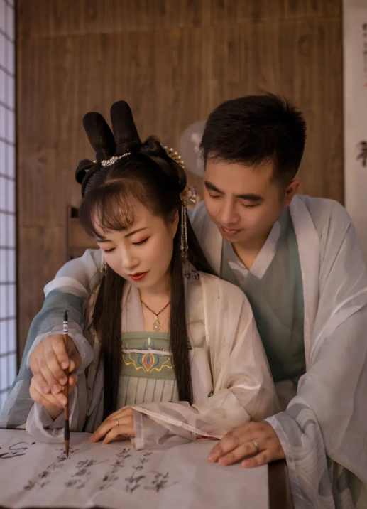 《金风玉露一相逢》完整版在线观看