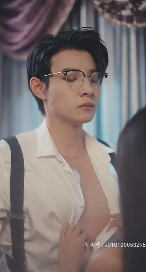 《病娇大佬又凶又宠》完整版在线观看